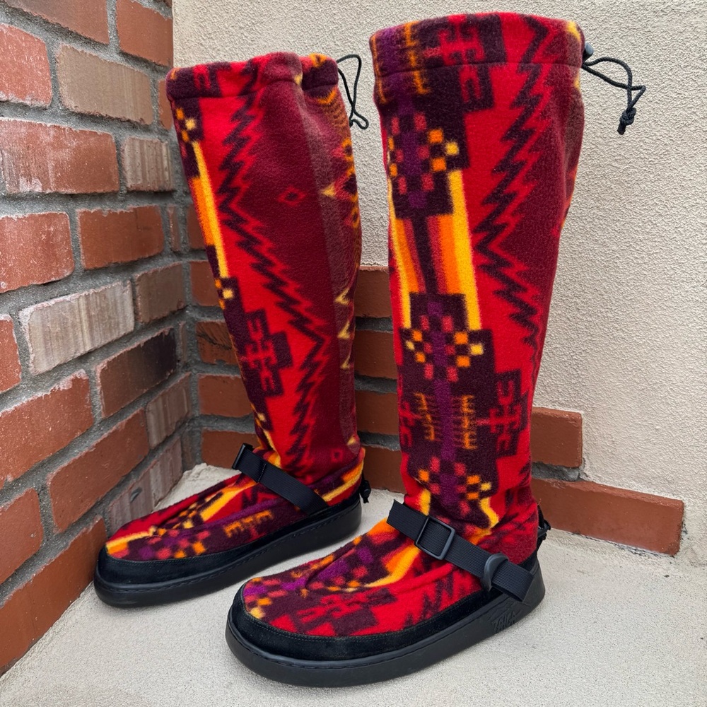 Snow Dog/TAIGA Soles, Cozy Fleece Hightop Mukluks | Unisex M/11 - W/13